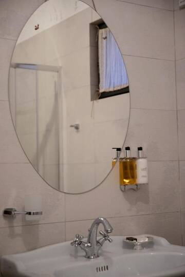 Фото номера Casuta Calusarilor with Free Spa&amp;amp;Wellness Access Курортные отели Forest Retreat&amp;Spa г. Oveselu 4
